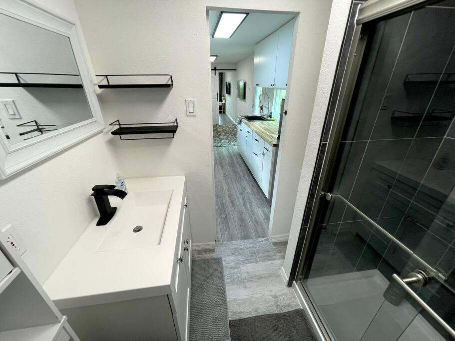 1Bed 1Bath Container Home Centrally Located Cypress Gardens Buitenkant foto